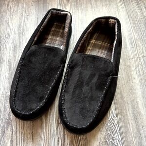 Men's Black Moccasin Slippers Suede-Look Slip-On Indoor House Shoes, Size M (8–9